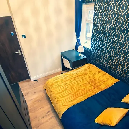 Lovely Room In House Δωμάτια σε οικογενειακή κατοικία