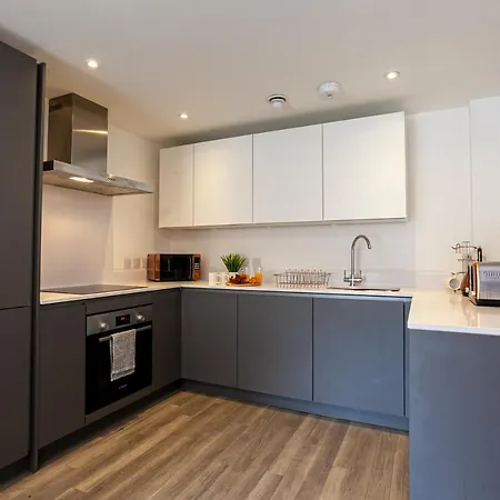 Modern Two Bedroom Two Bathroom With Parking * Manchester
