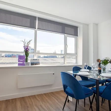 Luxury, Spacious In Central By Pillo Апартаменты *