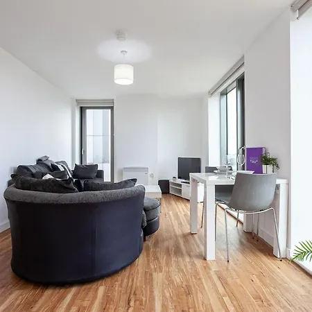 Апартаменты Luxury, Stylish Two Bed In The Media City
