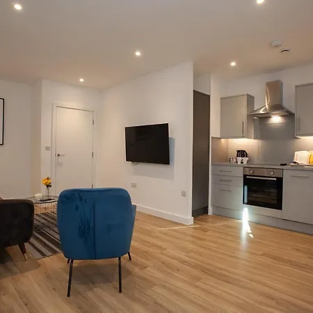 Luxury, Spacious In Central By Pillo *