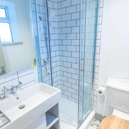 Apartment Stylish, Immaculate New Near Salford Quays By Pillo Manchester