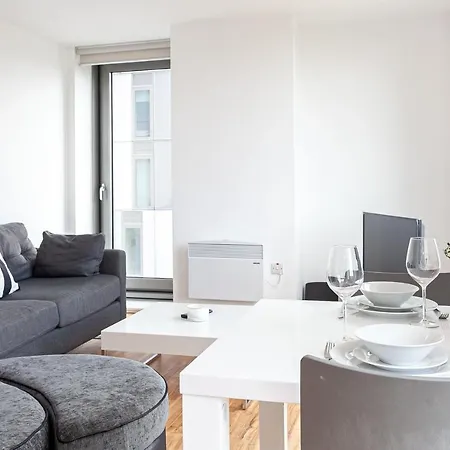 Luxury, Stylish Two Bed In The Media City * Manchester