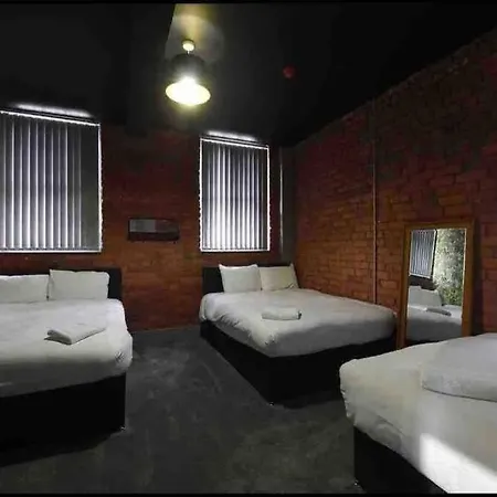 Casa Jungle Slps 20 Mcr Centre Hot Tub, Bar And Cinema Leisure * Manchester