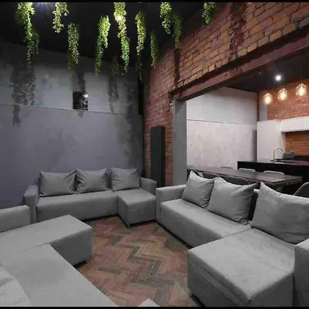 Casa Jungle Slps 20 Mcr Centre Hot Tub, Bar And Cinema Leisure Manchester