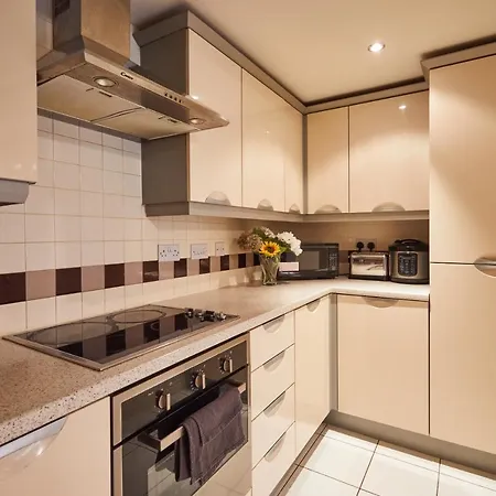 Spacious Close To City Centre And Amenities * Манчестер