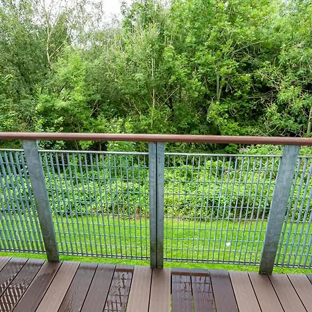 Lakeside View- Trendy Townhouse * Manchester