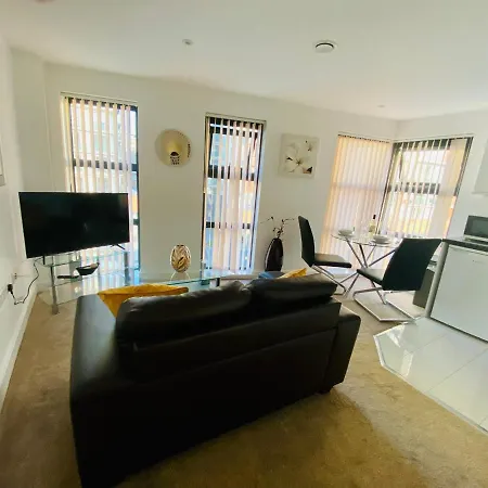 Caxton House 아파트 *