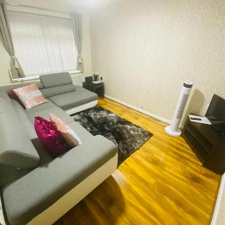 Brigstock Holidays House *