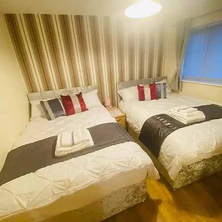 Apartment Brigstock Holidays House Manchester