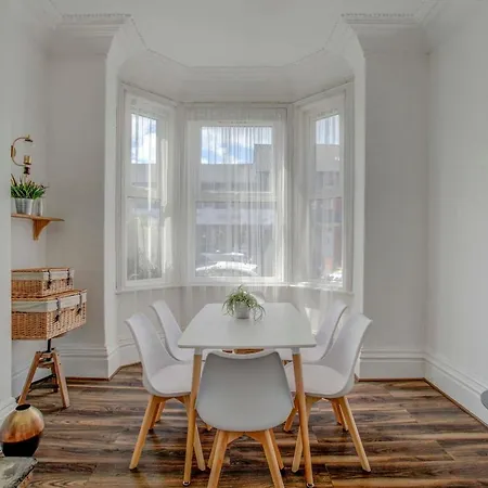 Feriehus Guestready - Beautiful 5br Townhouse *