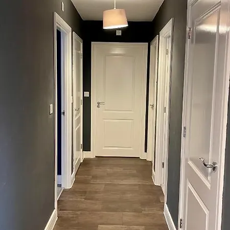 Apartment Residential Non Party Modern 2 King Bedroom Flat With Free Parking Manchester