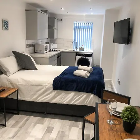 Apartament 10min To - Free Parking - Private - Contractor Friendly Manchester