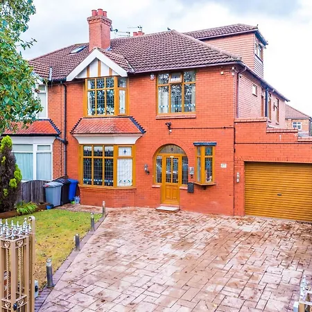 Luxurious Six Bedroom Manchester House Hébergement de vacances Manchester
