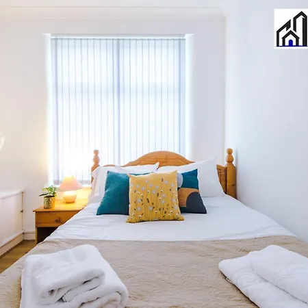 Monthly Offer - Families Or Contractor - 8 Guests By Nyos Properties Holiday home Manchester