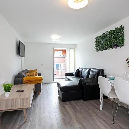 Modern Two Bedroom Two Bathroom With Parking Apartmán