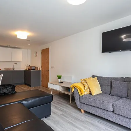 Modern Two Bedroom Two Bathroom With Parking * Manchester