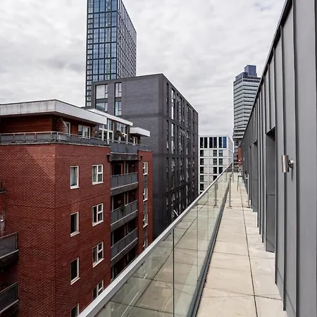Modern Two Bedroom Two Bathroom With Parking * Manchester