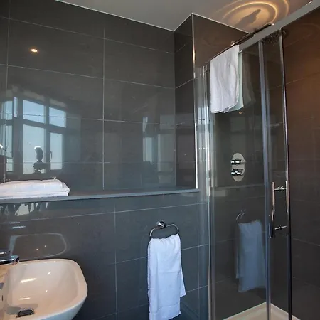 Luxury, Spacious In Central By Pillo Apartment *