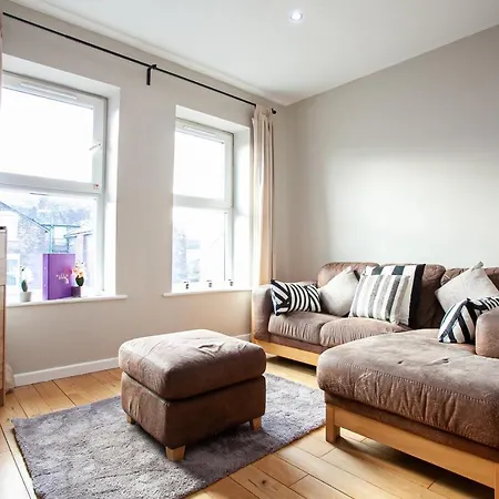 Large Near City Centre Perfect For Groups *
