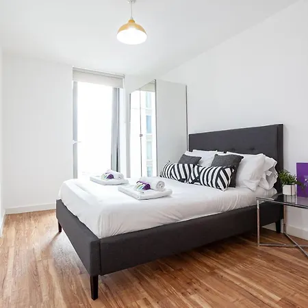 Luxury, Stylish Two Bed In The Media City Апартаменты Манчестер
