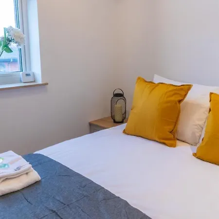 Spacious, Modern Duplex Close To Mcr City Centre And Old Trafford By Pillo *