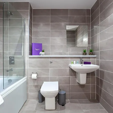Апартаменты Luxury, Stylish Two Bed In The Media City *