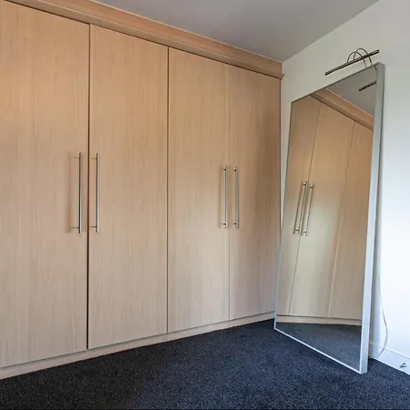 Lakeside View- Trendy Townhouse Lejlighed Manchester