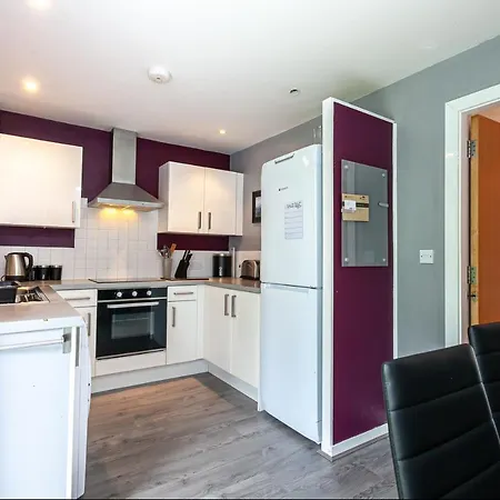Lakeside View- Trendy Townhouse Lejlighed Manchester