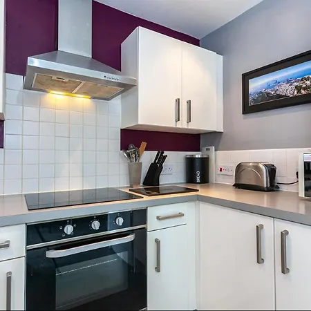 Lakeside View- Trendy Townhouse Lejlighed