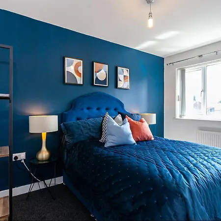 Lakeside View- Trendy Townhouse * Manchester