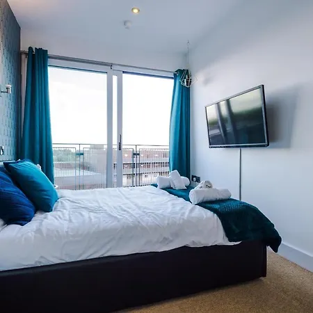 A-k - Top Floor 2 Bedroom דירה *