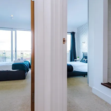 A-k - Top Floor 2 Bedroom * מנצ'סטר