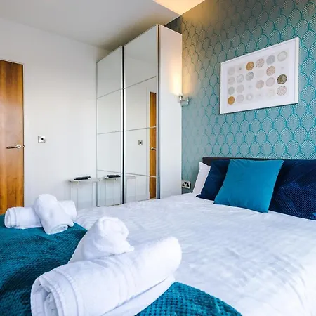 A-k - Top Floor 2 Bedroom * מנצ'סטר