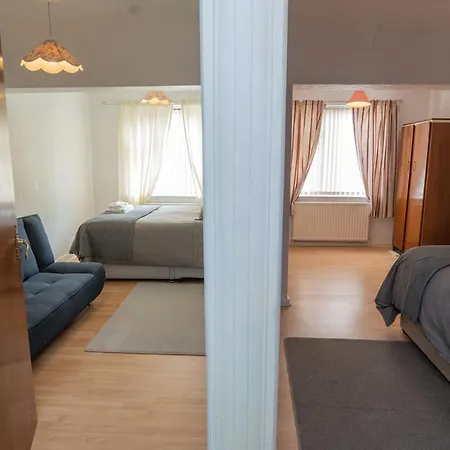 Holiday home Heat-on House