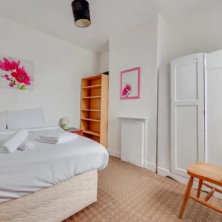 Holiday home Pass The Keys 3 Bed Home Near Manchester Airport