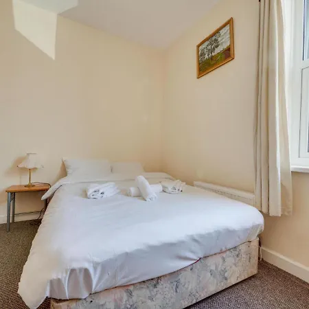 Pass The Keys 3 Bed Home Ideally Situated In Old Trafford Holiday home Manchester