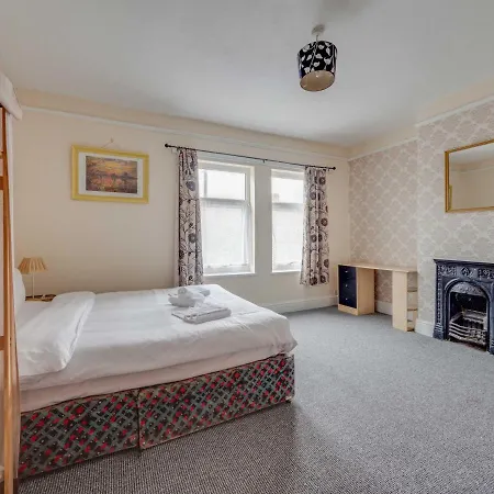 Pass The Keys 3 Bed Home Near Manchester Airport Дом отдыха Манчестер