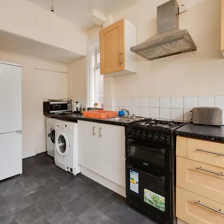 Pass The Keys 3 Bed Home Ideally Situated In Old Trafford Manutd Holiday home *