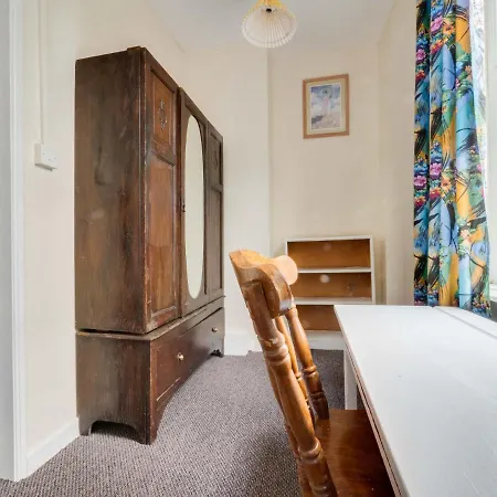 Pass The Keys 3 Bed Home Ideally Situated In Old Trafford Holiday home Manchester