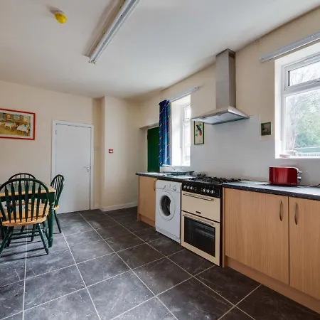 Holiday home Pass The Keys 3 Bed Home Ideally Situated In Old Trafford Manchester