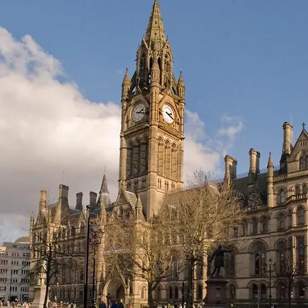 Charming 1 Bedroom Apartment In Manchester Apartment