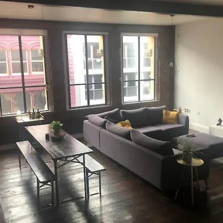 Charming 1 Bedroom Apartment In Manchester *