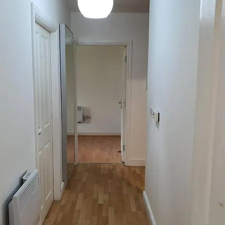 Spacious Two Bedrooms Apartment, Manchester Free Parking