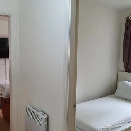 Spacious Two Bedrooms Apartment, Manchester Free Parking