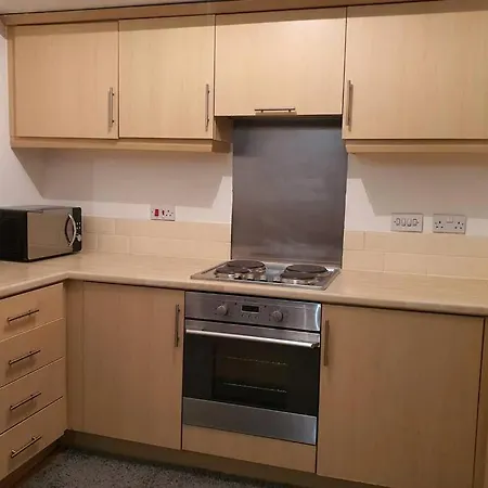 Spacious Two Bedrooms Apartment, Manchester Free Parking Apartment *