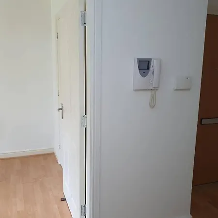 Apartment Spacious Two Bedrooms Apartment, Manchester Free Parking Manchester