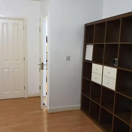 Apartment Spacious Two Bedrooms Apartment, Manchester Free Parking Manchester