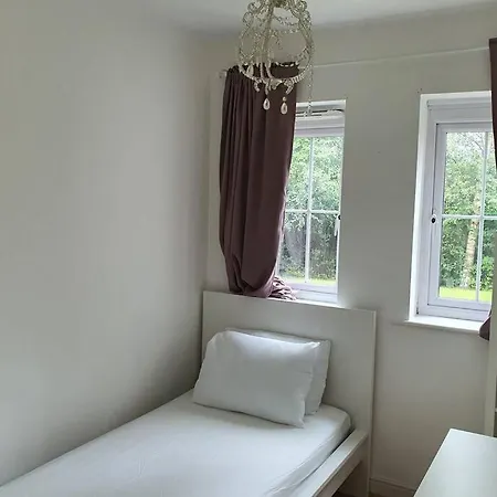 Apartment Spacious Two Bedrooms Apartment, Manchester Free Parking *