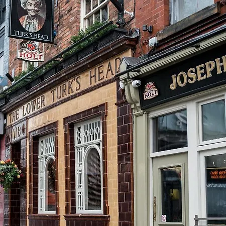 Lower Turks Head Inn *